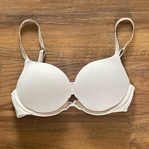 Victoria’s Secret Nude Plunge Bra 34D